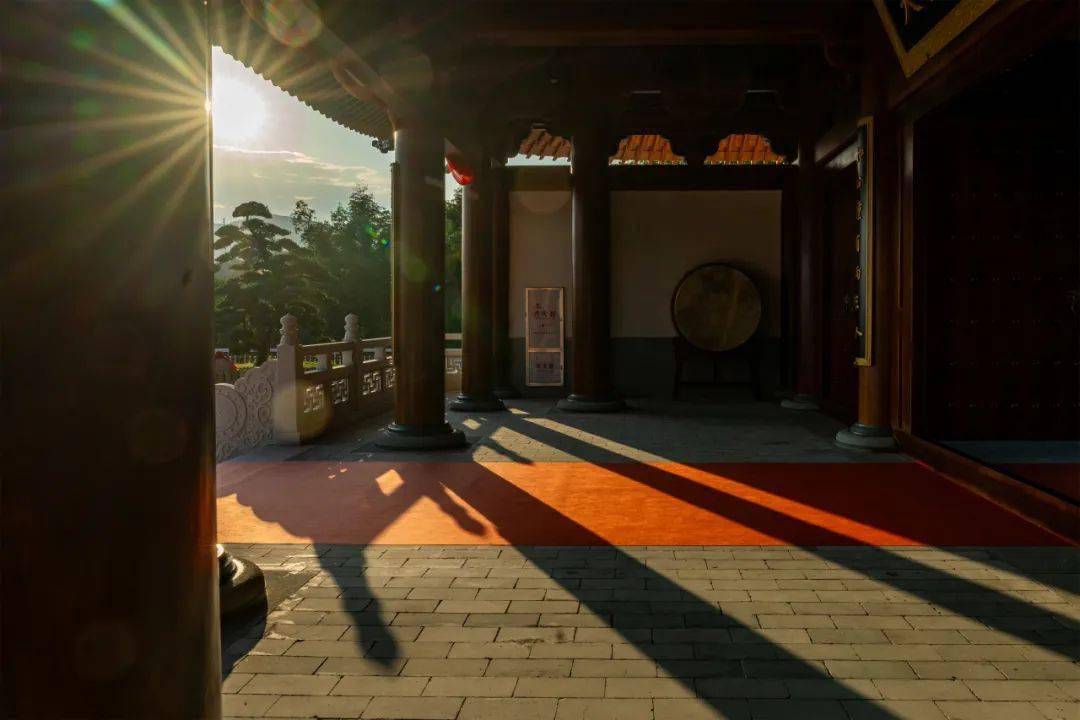 村即可,黄村卧佛位于毛家洲观景台,可从三才峰观景台自驾直达99门票