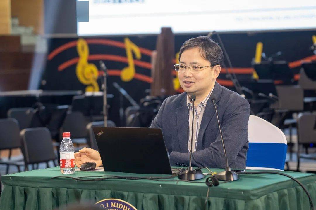 南京大学人工智能学院院长 周志华中国科学院院士,南京大学物理系教授