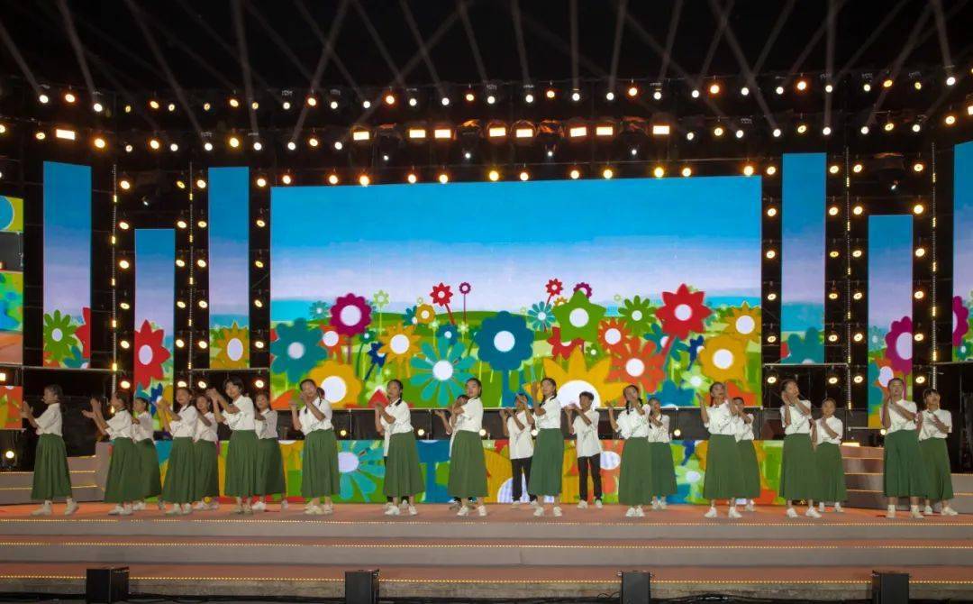 表演者:惠来县实验小学,惠来东陇中学《力量》(杂技)表演者:广州杂技