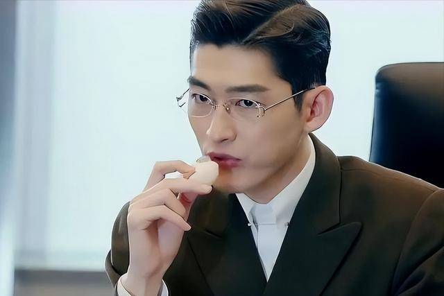 演员张翰:因腼腆遭"痛扁","假戏真做"导致名声一落千丈_经历_性格