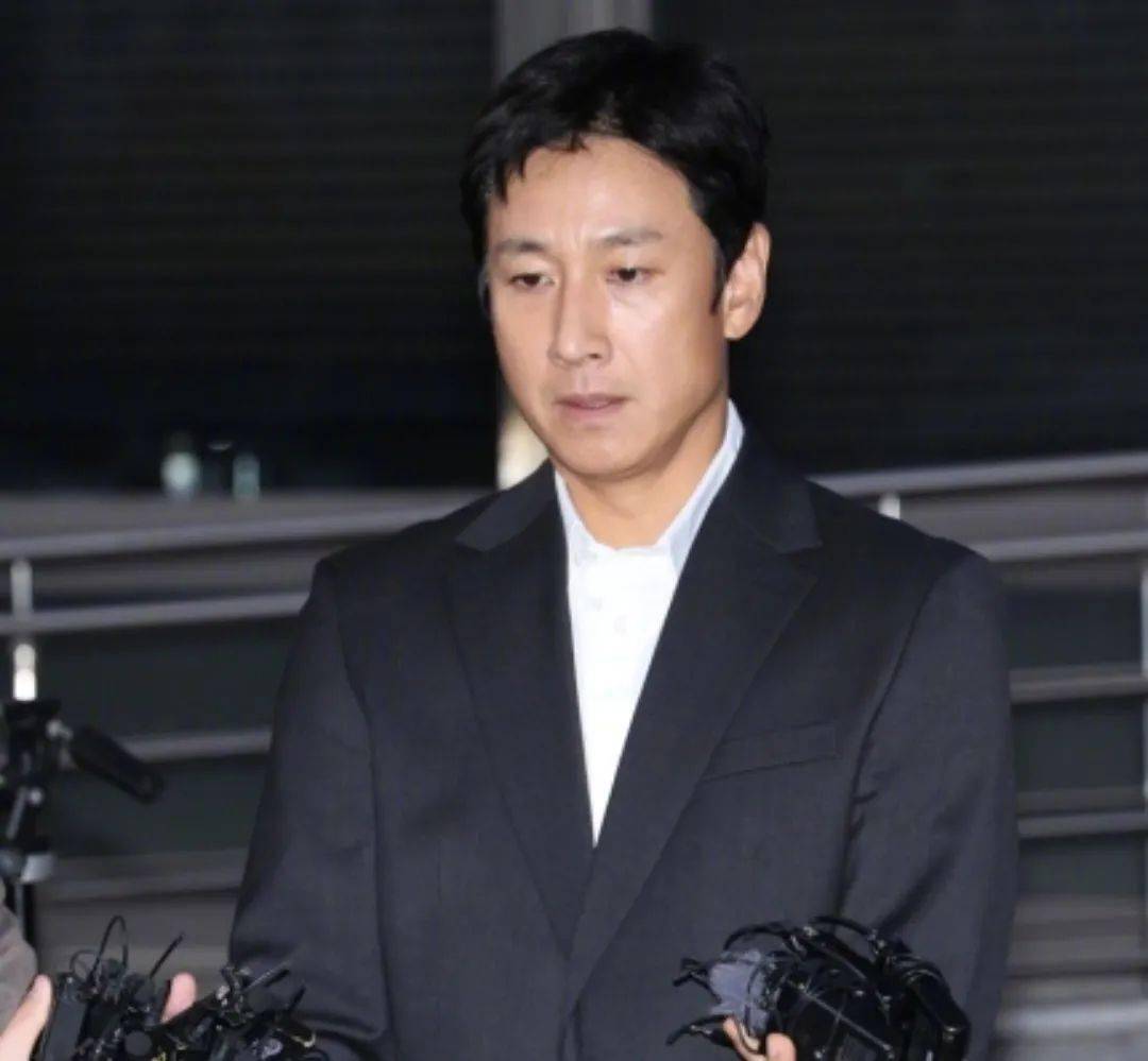 李善均疑似自焚-方时赫为2am写新歌-iu巡演-朴灿烈捐款_进行_调查