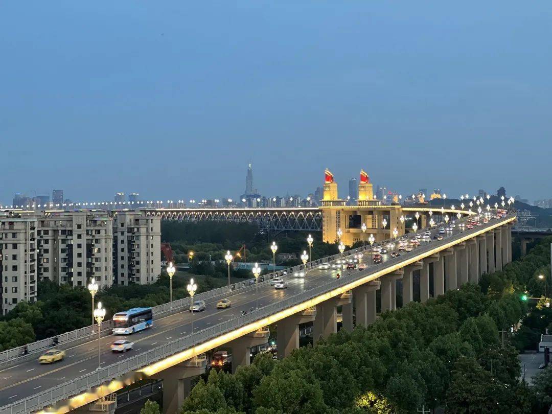 陸續建成八卦洲長江大橋,大勝關長江大橋,棲霞山長江大橋,江心洲長江