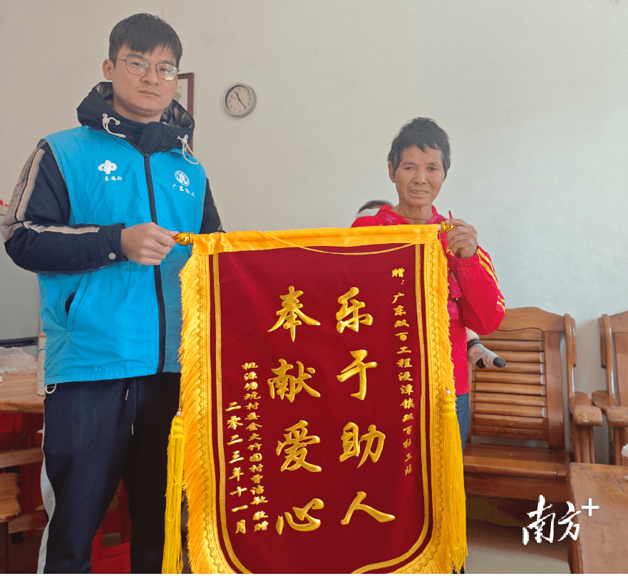 以心暖心,清新浸潭社工幫助輟學女孩重返校園_小曾_服務_浸潭鎮