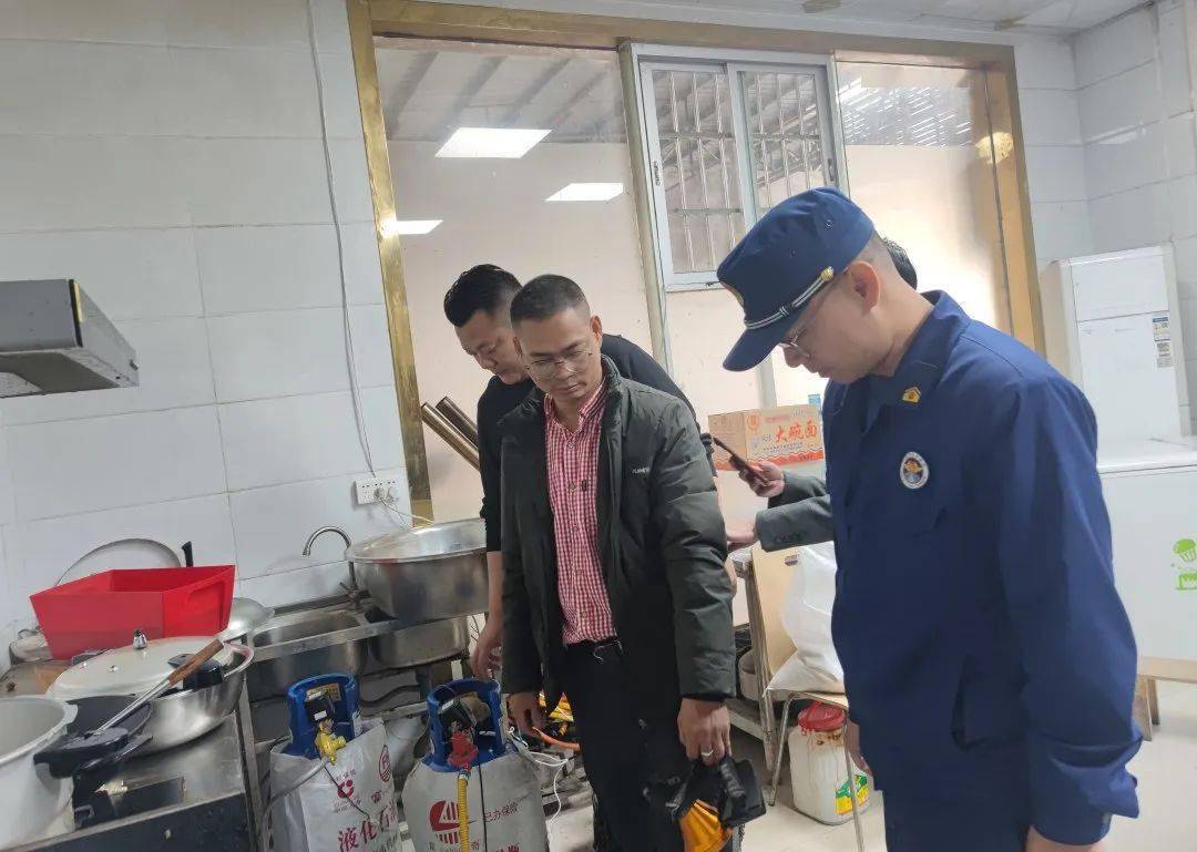 新的一年愿春祺夏祉,秋绥冬禧一年四季 平平安安▌编辑:温婷茹