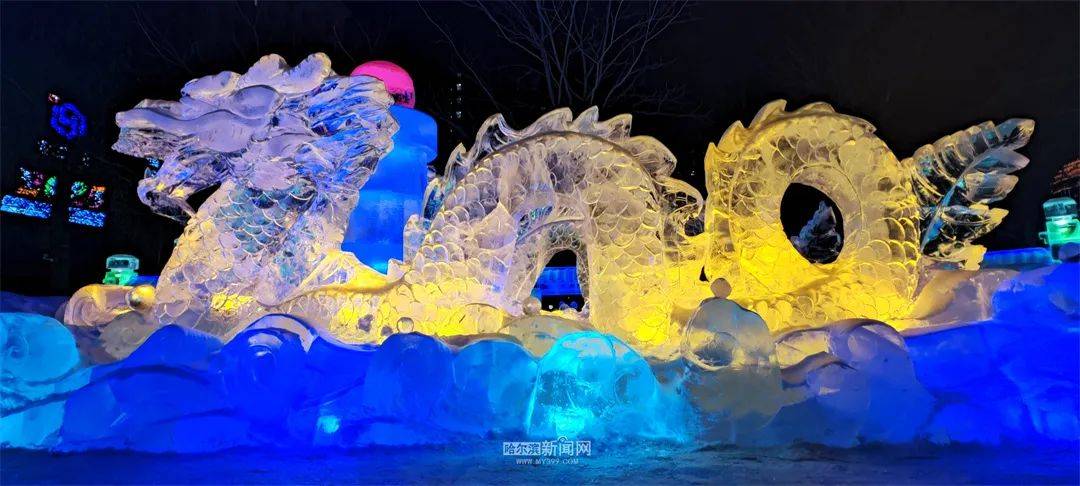 冰雪暖世界】哈尔滨又一"王炸"上线丨免费开放,兆麟公园冰灯游园会