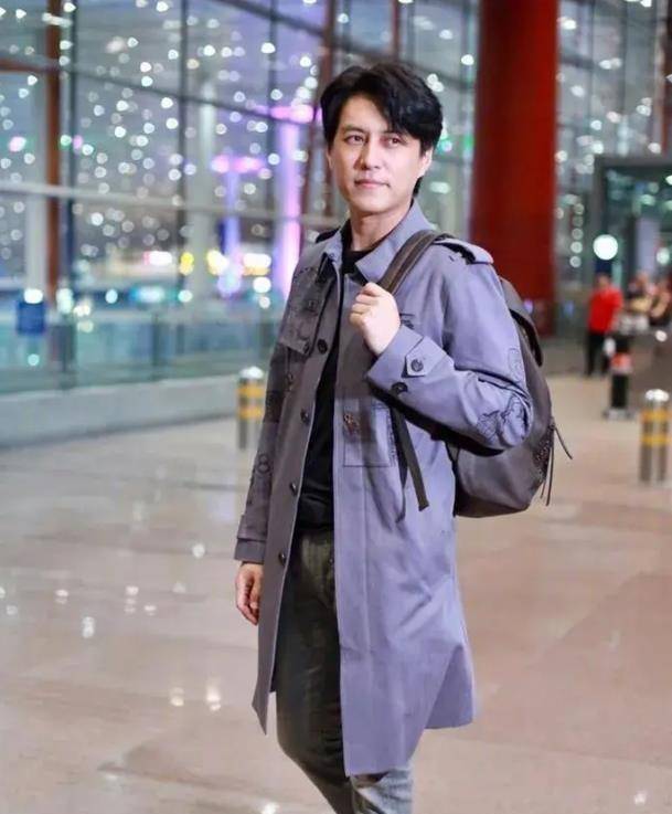 靳东算不算顶级美男子?