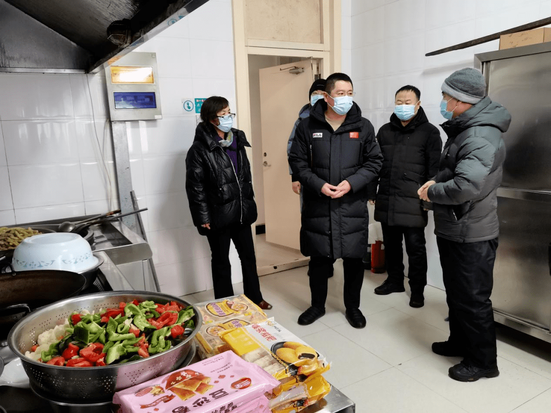 呼伦贝尔市副市长,根河市委书记王成石走访慰问根河市社会救助综合