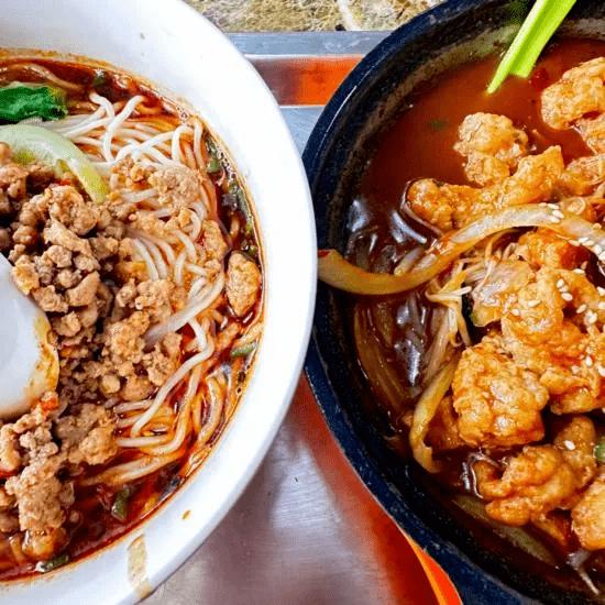 量大味美遇見酸菜魚這是港式燒臘的美味鴨皮油亮酥脆,鴨肉緊實彈牙居