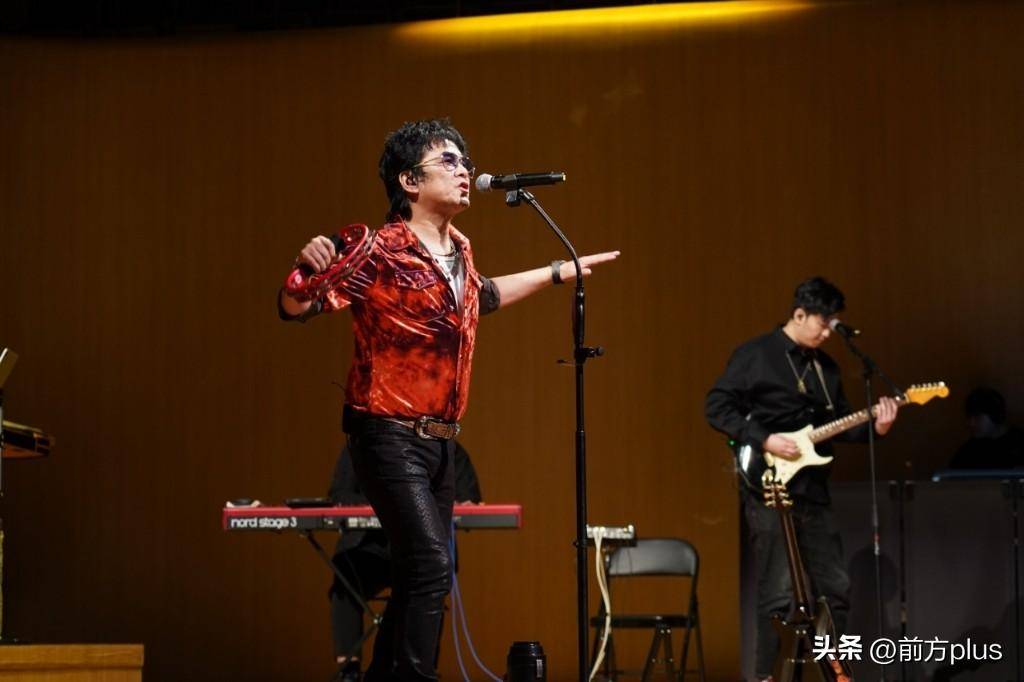 到众所周知的"摇滚三杰"张楚,许巍,郑钧,这座古老的城市对于摇滚文化