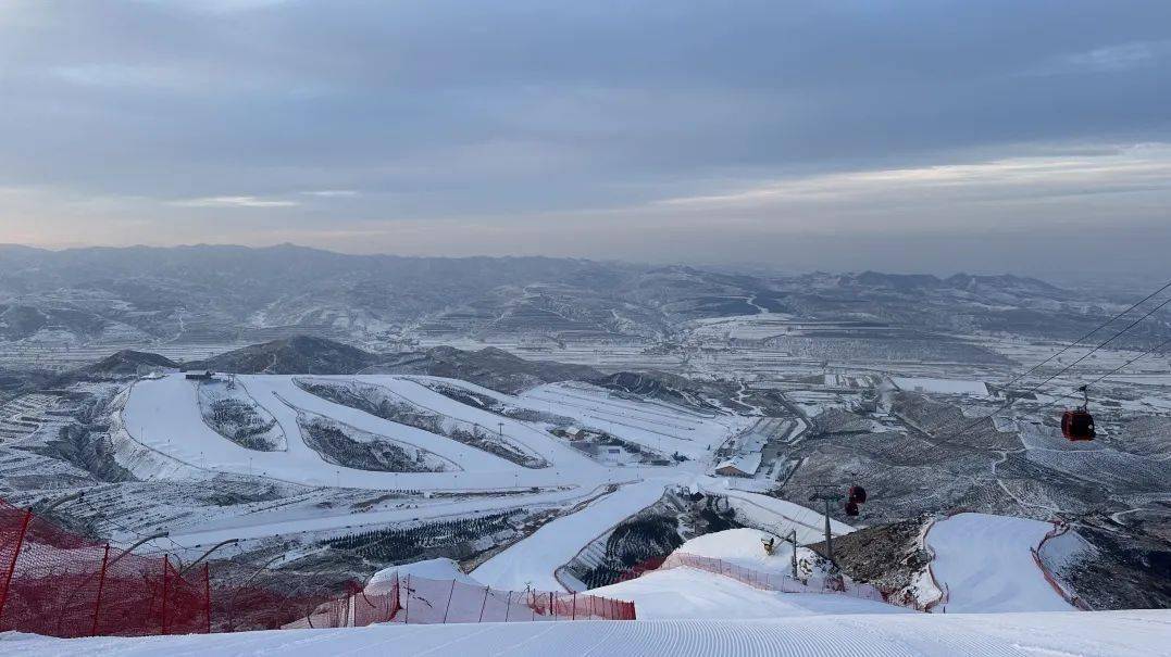 马鬃山滑雪场二期图片